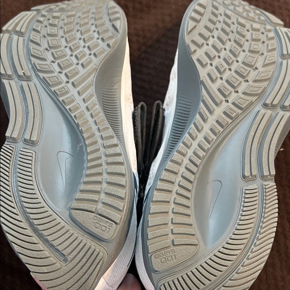 Nike White and Blue Athletic Shoes - Picture 10 of 14